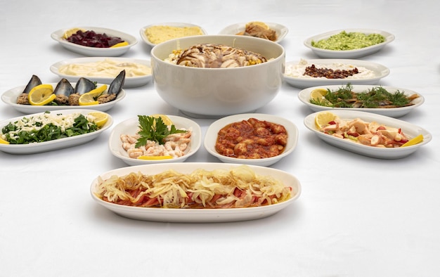 Ассортимент блюд на столе